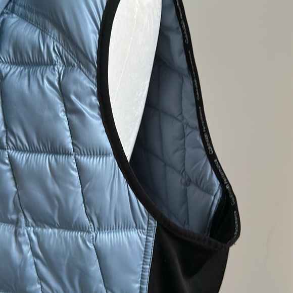 Calvin Klein Winter / Fall Vest. Sleeveless Expandale Sides, Pockets - Picture 8 of 8